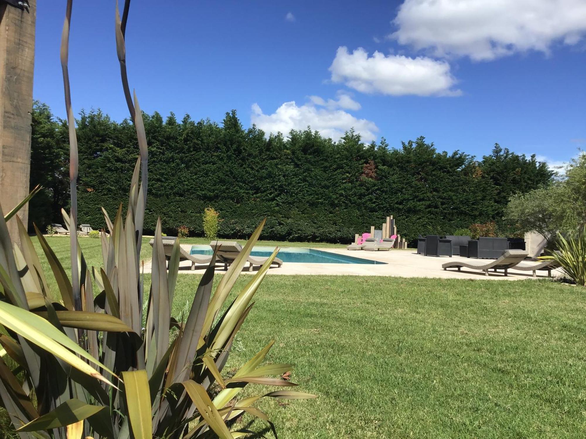 Вилла Domaine Chamarel Saint-Paulet-de-Caisson Экстерьер фото